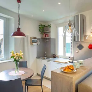  Apartment With Italy